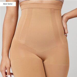 NWT Spanx OnCore Sculpting High-Waisted Mid-Thigh Short
